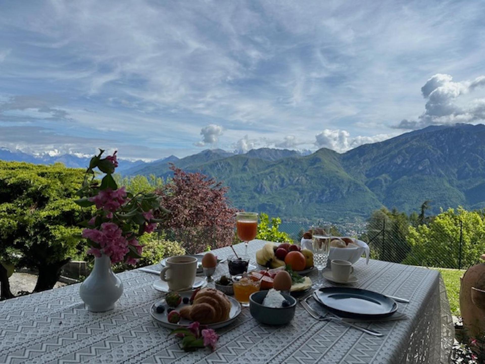 Villa D'Alba Guest House Civenna Bagian luar foto